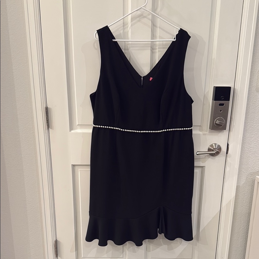 Betsy Johnson EUC 20w Elegant Black Sleeveless Dress with Faux Pearl Detailing